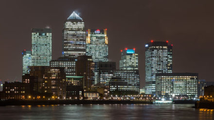 Complejo de negocios de Canary Wharf, Londres. Foto: Diliff.